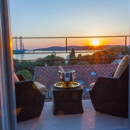 Apartment Arena & Seaview Luxurious *