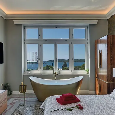 Apartment Arena & Seaview Luxurious Pula