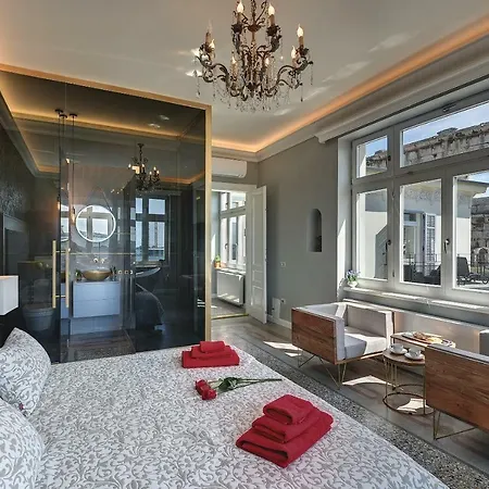 Arena & Seaview Luxurious *