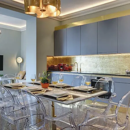 Arena & Seaview Luxurious شقة