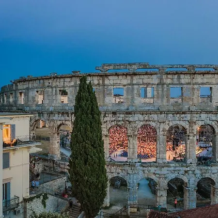 Arena & Seaview Luxurious