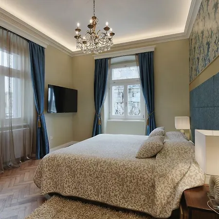 Arena & Seaview Luxurious Apartment