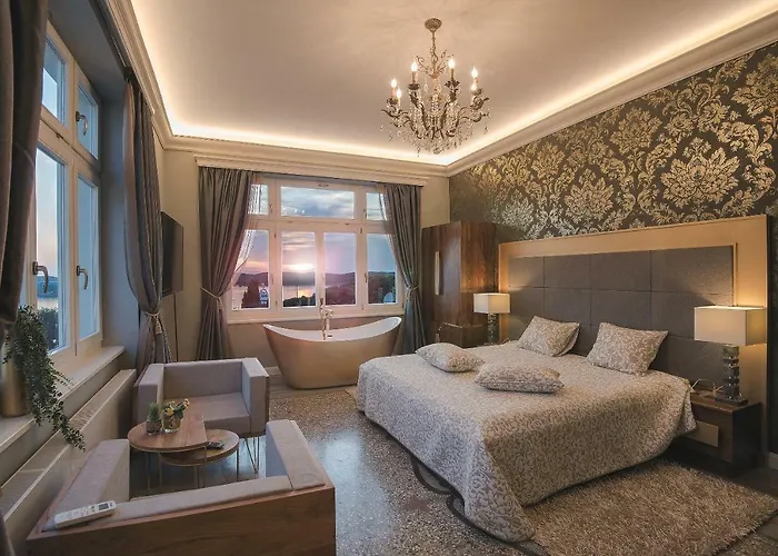 Arena & Seaview Luxurious *