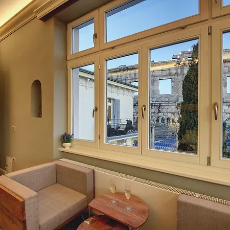 Arena & Seaview Luxurious *