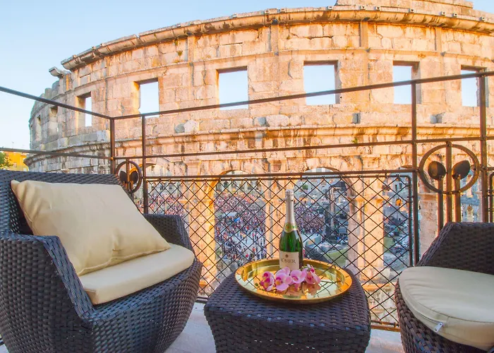 Arena & Seaview Luxurious Apartman *