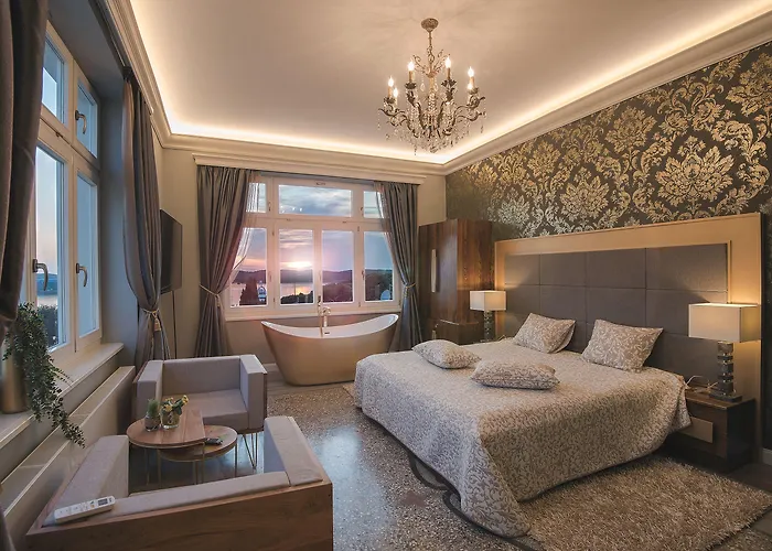 Arena & Seaview Luxurious Apartman Pula