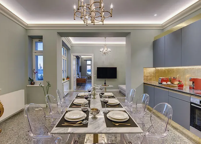 Arena & Seaview Luxurious *