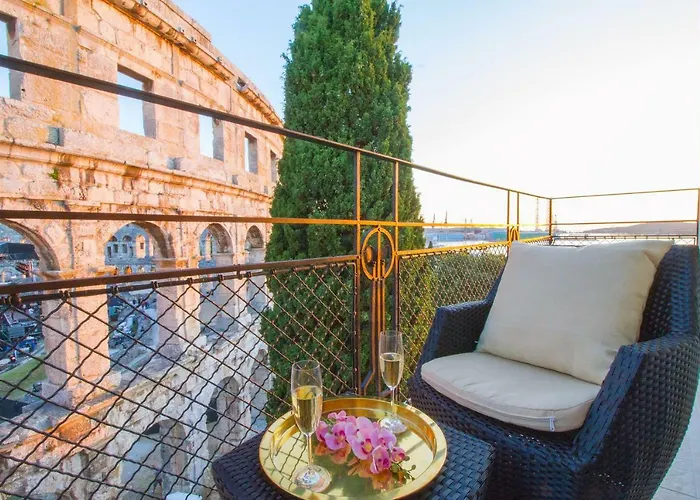 Arena & Seaview Luxurious