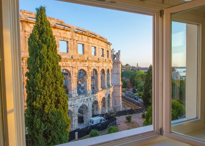 Arena & Seaview Luxurious Apartman Pula