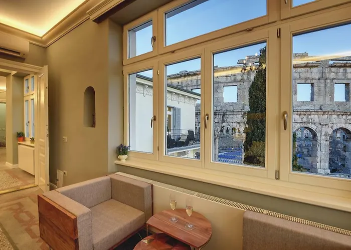 Arena & Seaview Luxurious Apartman