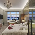 Arena & Seaview Luxurious Lejlighed *