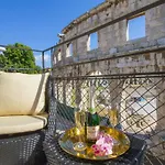 Arena & Seaview Luxurious