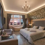 Arena & Seaview Luxurious *