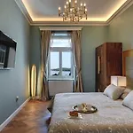Arena & Seaview Luxurious Lejlighed *