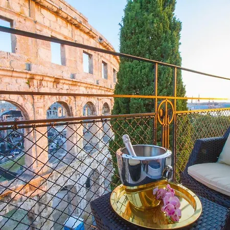 Arena&seaview Luxurious * Pula