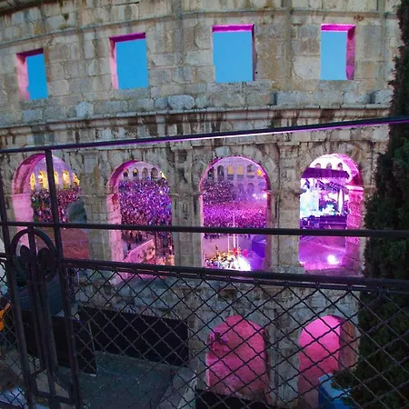 Arena&seaview Luxurious * Pula